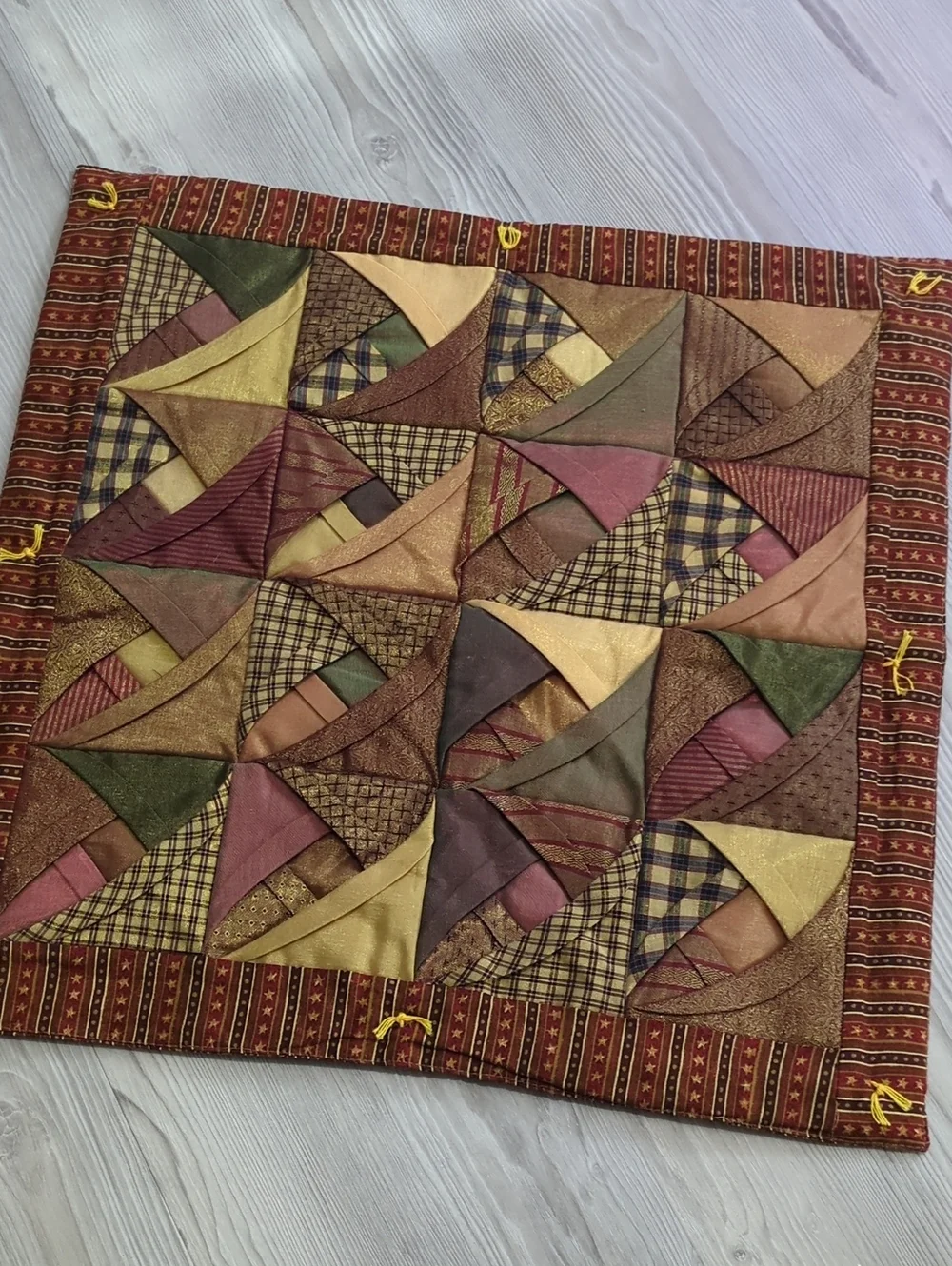 Handmade Cathedral Window Quilt Wall Hanging Pillow Cover 21x21 Primitive Countr